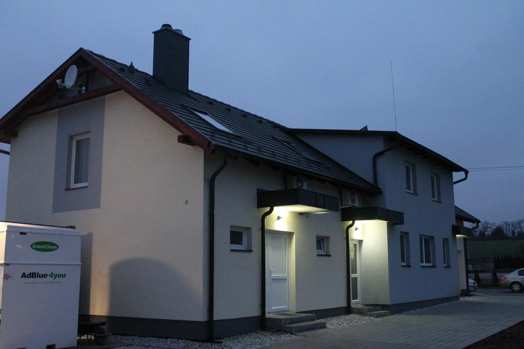 Potkerek Motel Gyor Exterior photo