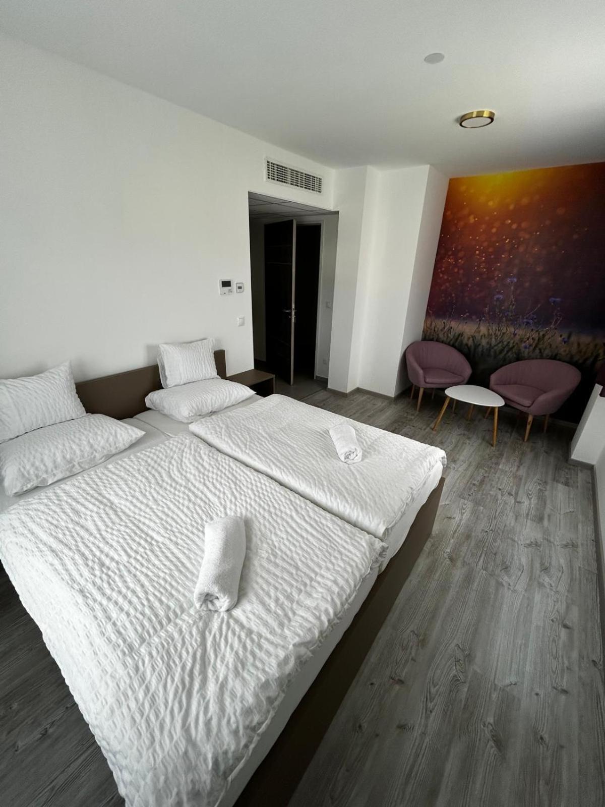 Potkerek Motel Gyor Exterior photo