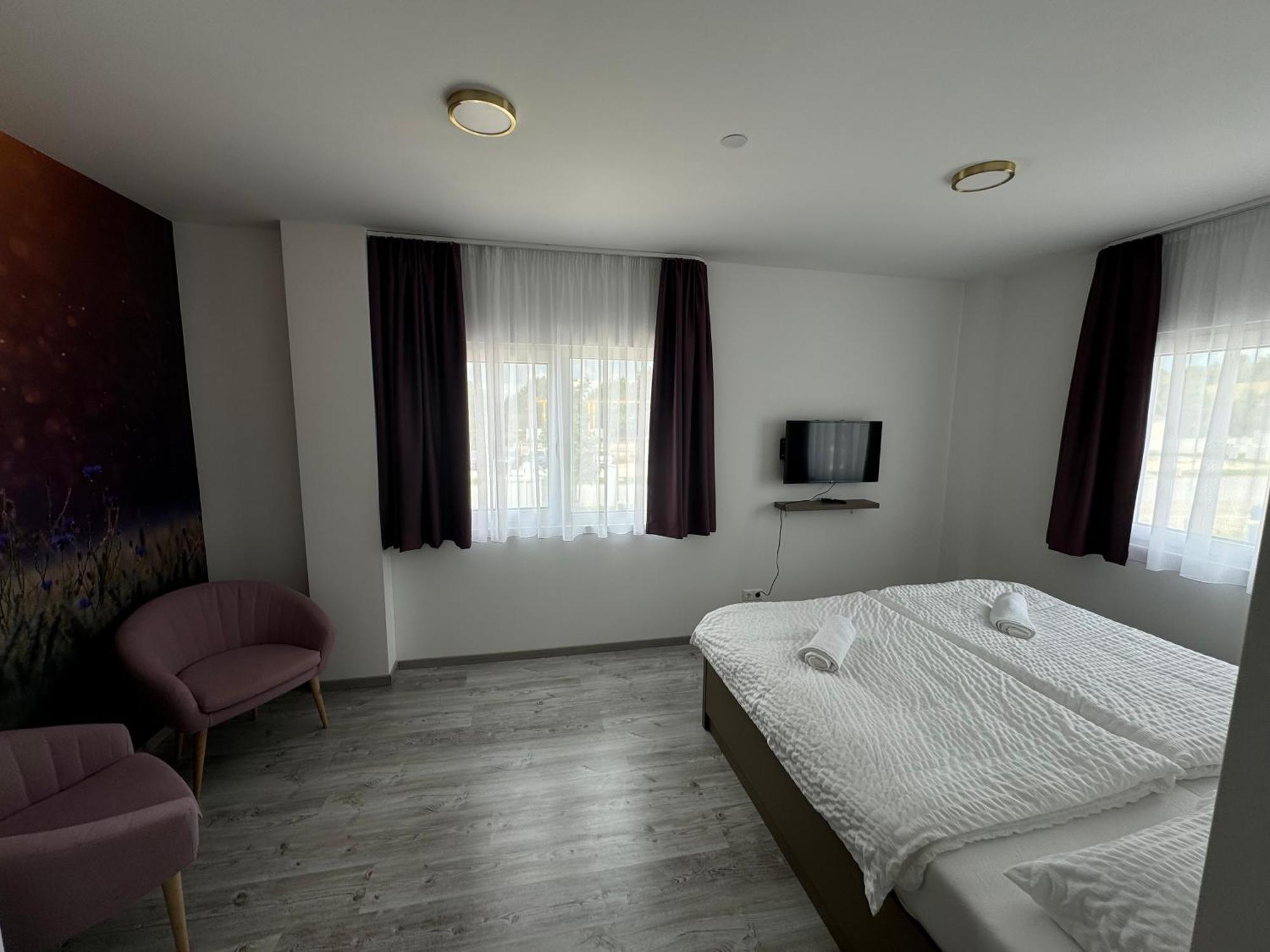 Potkerek Motel Gyor Exterior photo