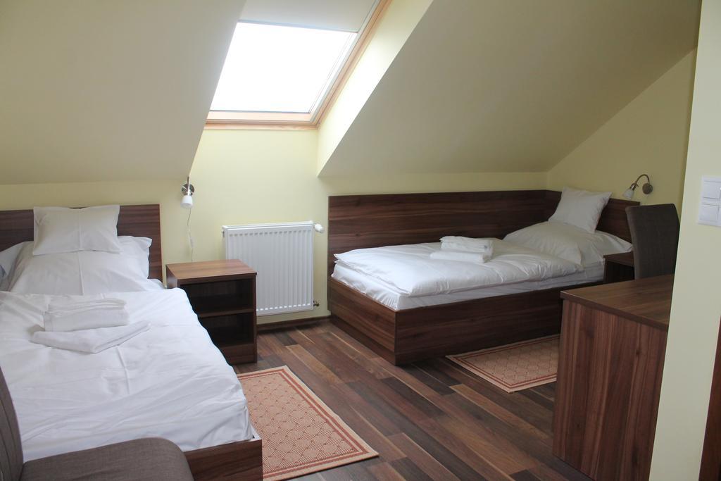 Potkerek Motel Gyor Room photo
